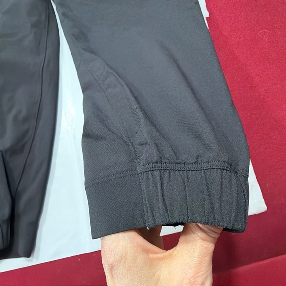 Lululemon Women's BLACK Joggers PANTS size 6 zippered Pockets Tie Stretch Waist - Picture 3 of 16